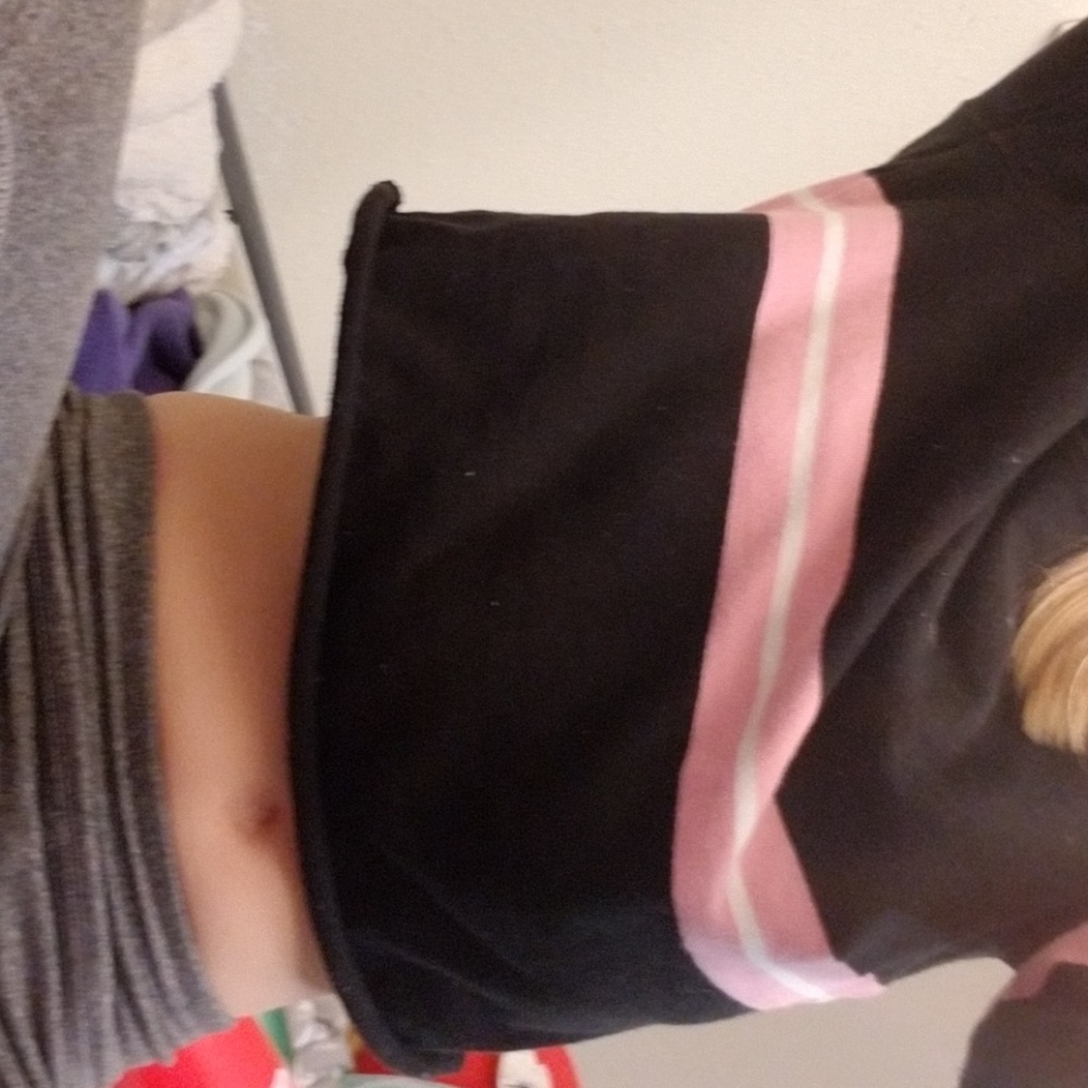 A girls Forever 21 crop top